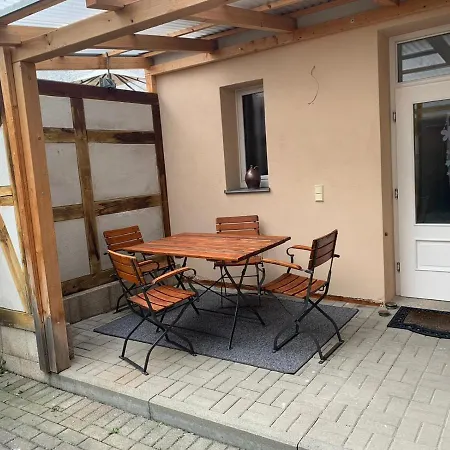 Delux Ferienwohnung Kunstgalerie Und Ilmradweg Kranichfeld Exterior photo