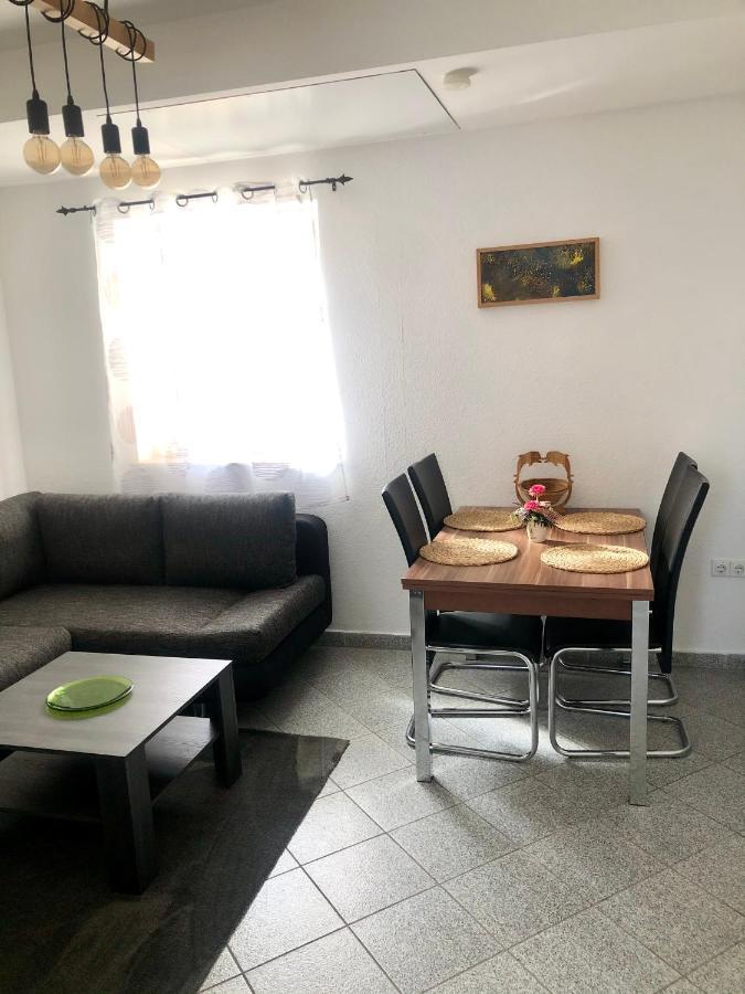 Delux Kunstgalerie Und Ilmradweg Apartment Kranichfeld
