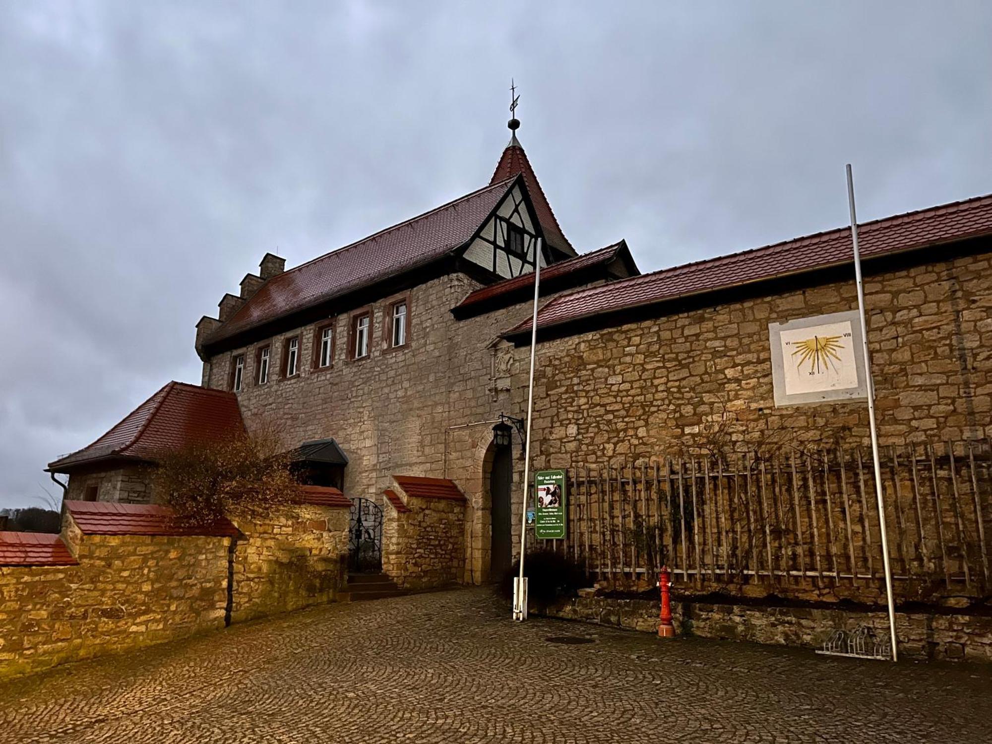 Delux Kunstgalerie Und Ilmradweg